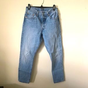 Levi’s 501 Cropped Skinny in Light Wash